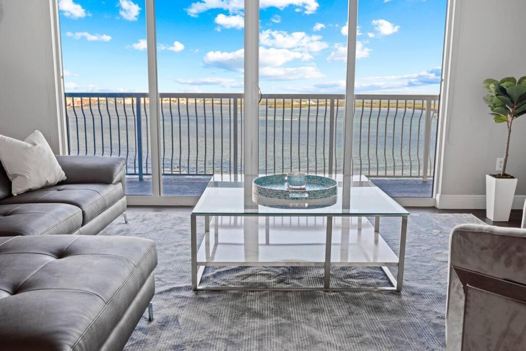 Апартаменты Ocean View 35Th Floor, In The Heart Of Майами Экстерьер фото